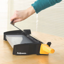 Gilotyna nożycowa do papieru FELLOWES Fusion A4 (10)