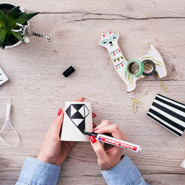 Marker EDDING permanentny 3000 okrągły 1,5-3mm niebieski (14)