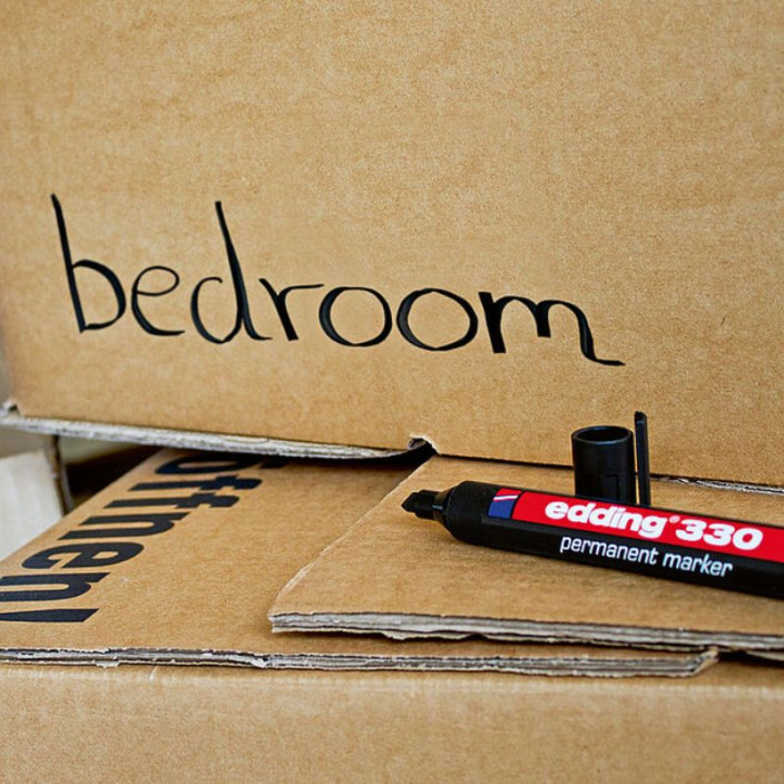 Marker EDDING permanentny 330 ścięty 1-5mm czerwony (4)