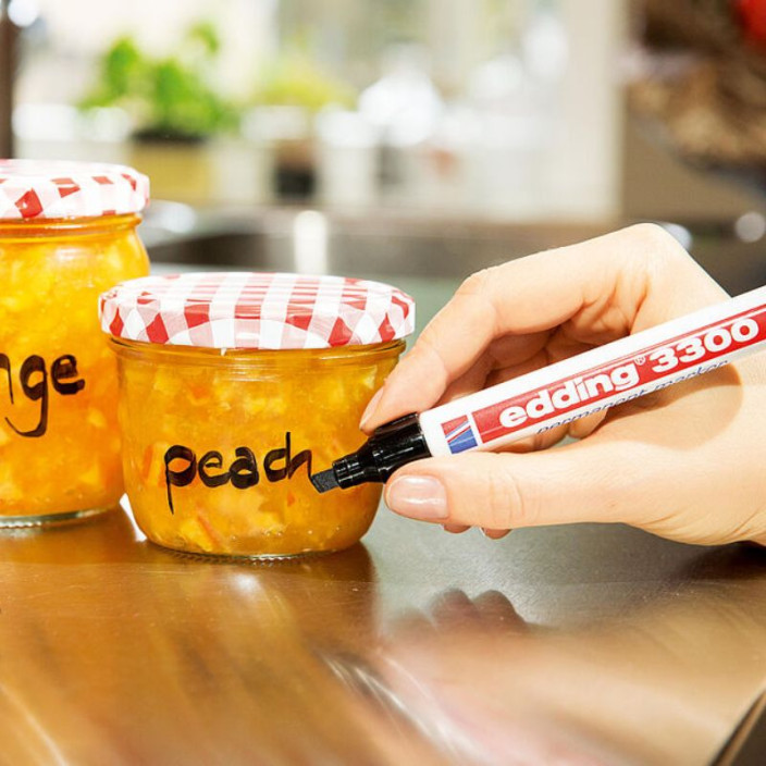 Marker EDDING permanentny 3300 ścięty 1-5mm czerwony (7)