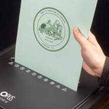 Niszczarka do papieru OPUS AS 2210C AF 4x20mm